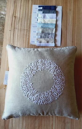 Cushion linen Natural  French knot 