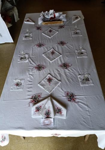 Table cloth  linen  Pine Tree  noel 