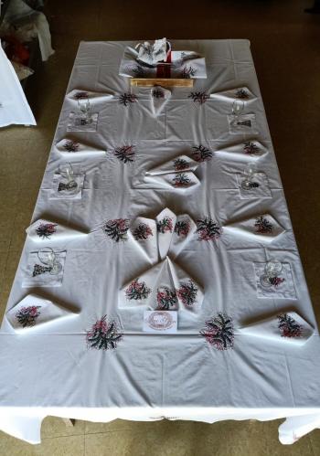 Table cloth linen  Pine  Bough Ribbon 